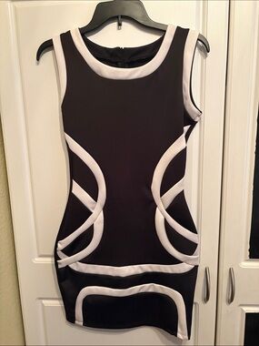 Black and White Sculpted Sheath Dress